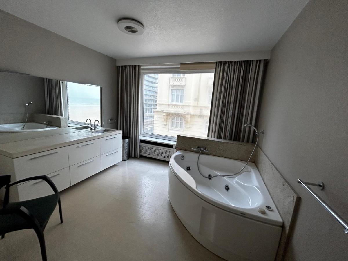 Very Spacious Family Apartment With Seaview T16 Oostende Exteriör bild